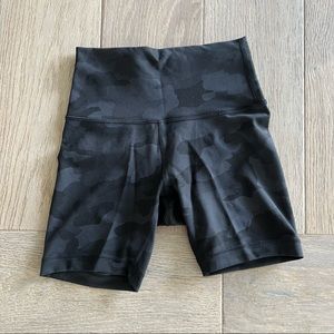 Lululemon Wunder Train High-Rise Short 4”